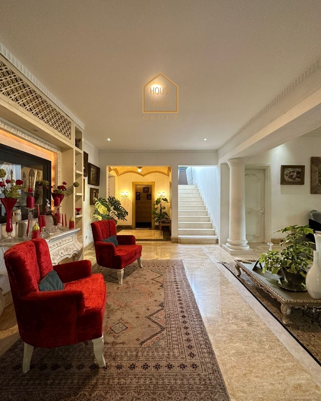 HS1585 FOR SALE: RAGUNAN MODERN CLASSIC HOUSE SEMI FURNISHED, PRIVATE POOL