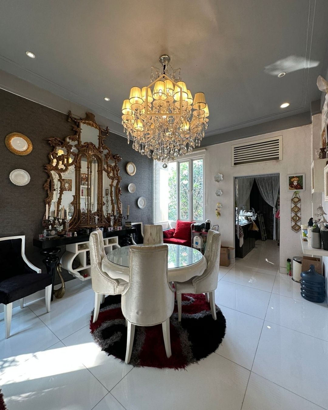 HS1585 FOR SALE: RAGUNAN MODERN CLASSIC HOUSE SEMI FURNISHED, PRIVATE POOL