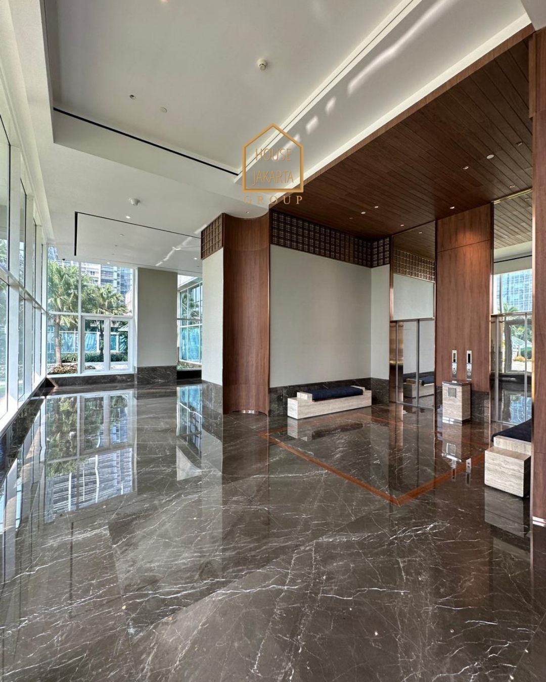 AS1586 FOR SALE:  PACIFIC PLACE -SCBD RARE UNIT, SIZE 1000 sqm 4 BEDROOM