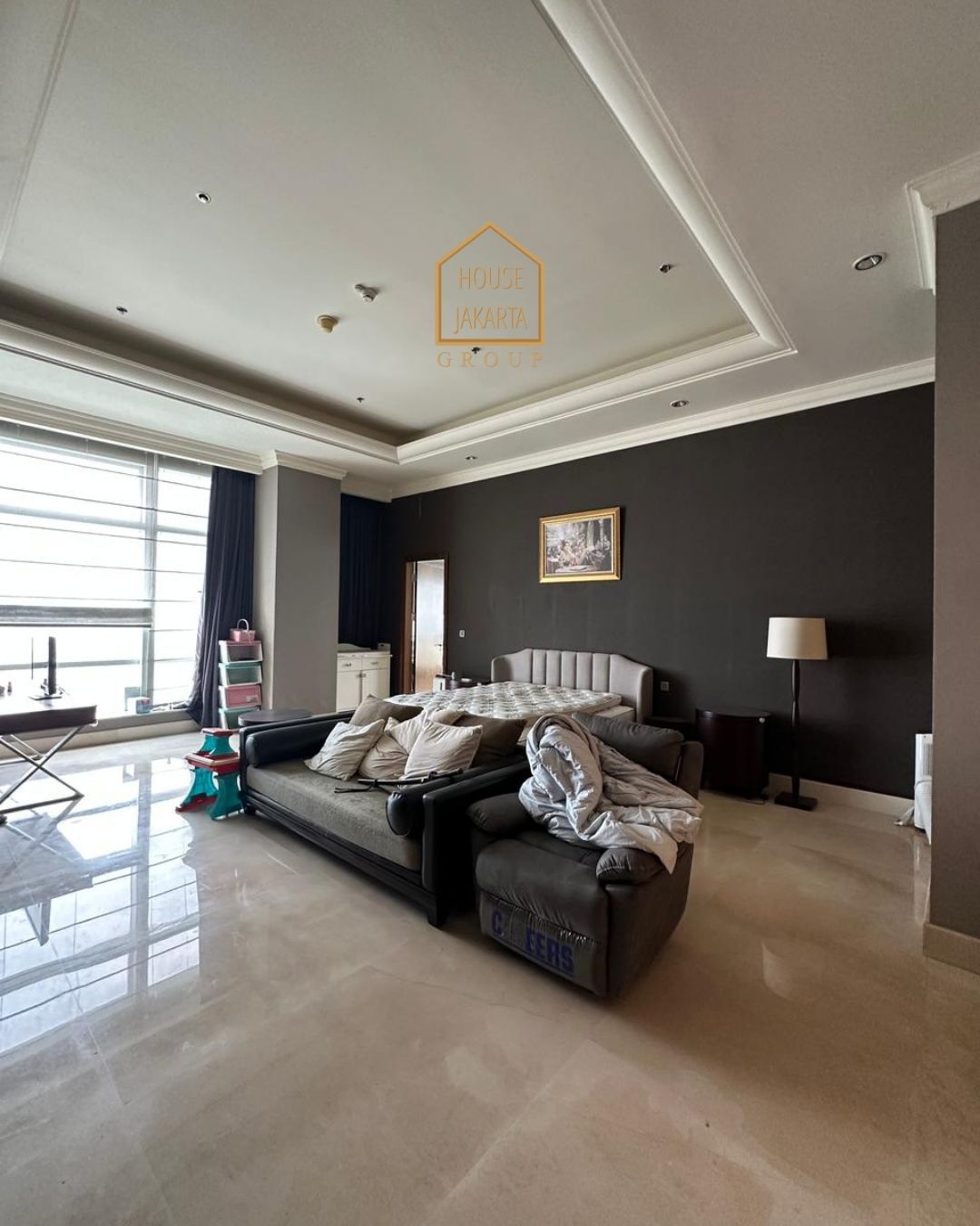 AS1586 FOR SALE:  PACIFIC PLACE -SCBD RARE UNIT, SIZE 1000 sqm 4 BEDROOM