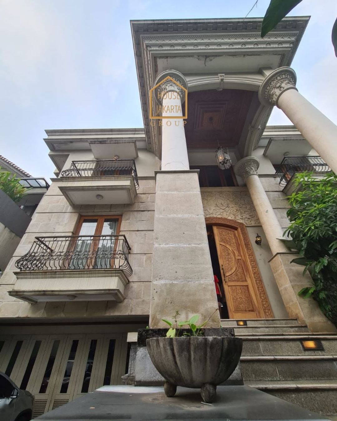 HS1590 FOR SALE: EUROPIAN CLASSICAL HOUSE PONDOK INDAH  