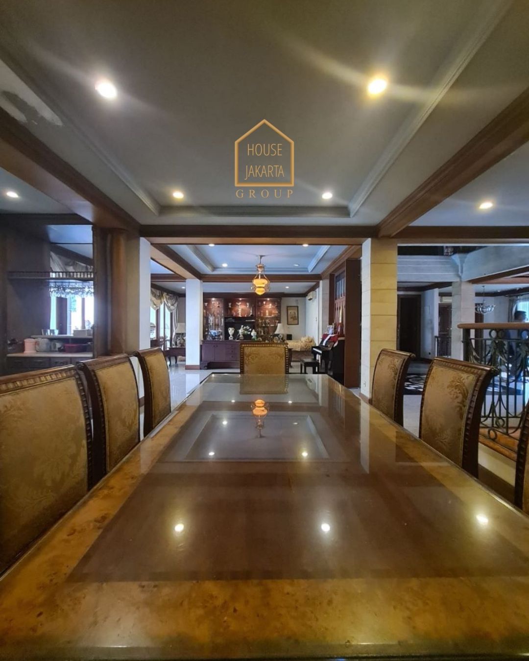 HS1590 FOR SALE: EUROPIAN CLASSICAL HOUSE PONDOK INDAH  