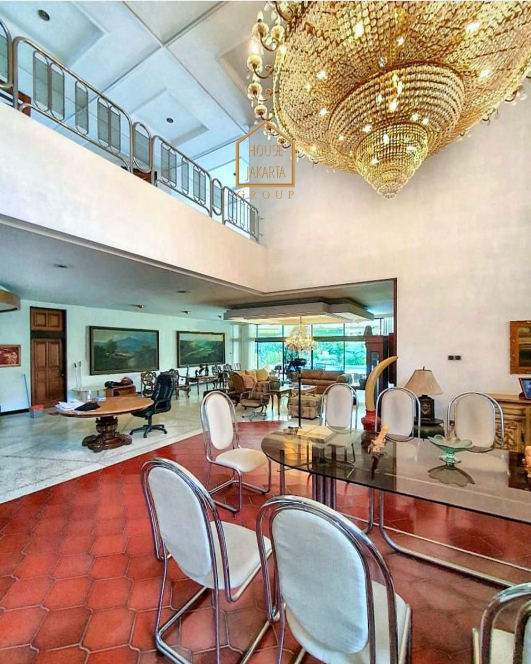 HS1598 FOR SALE: RUMAH DENGAN TANAH LUAS, BANGUNAN BESAR DI AREA PREMIUM, PRIVATE POOL -  MENTENG