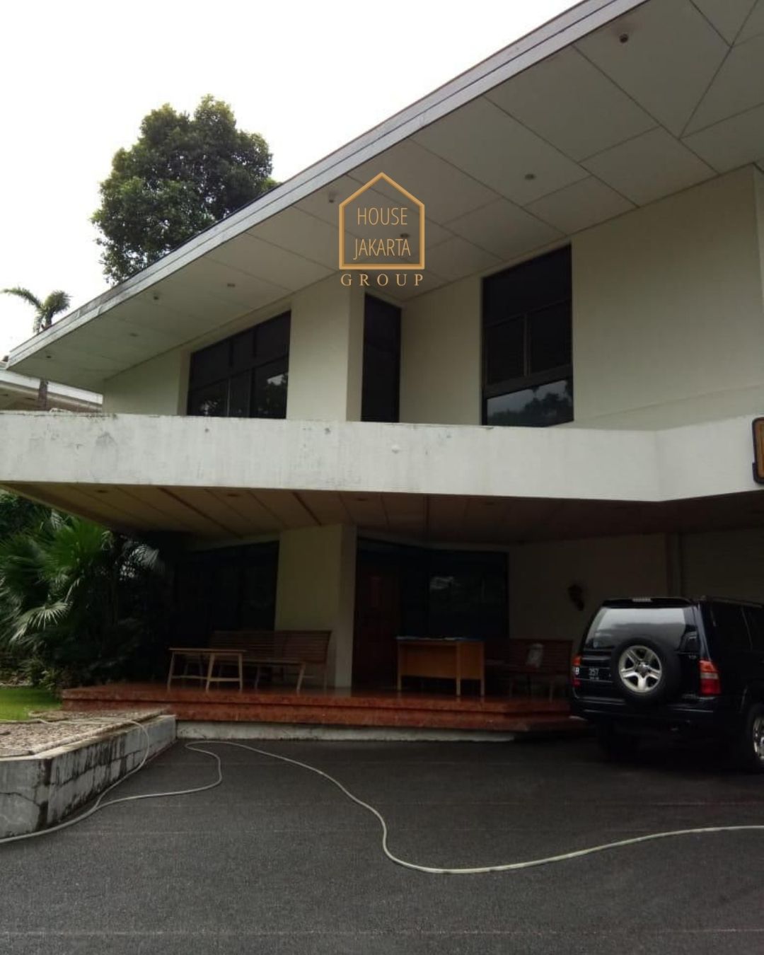 HS1598 FOR SALE: RUMAH DENGAN TANAH LUAS, BANGUNAN BESAR DI AREA PREMIUM, PRIVATE POOL -  MENTENG