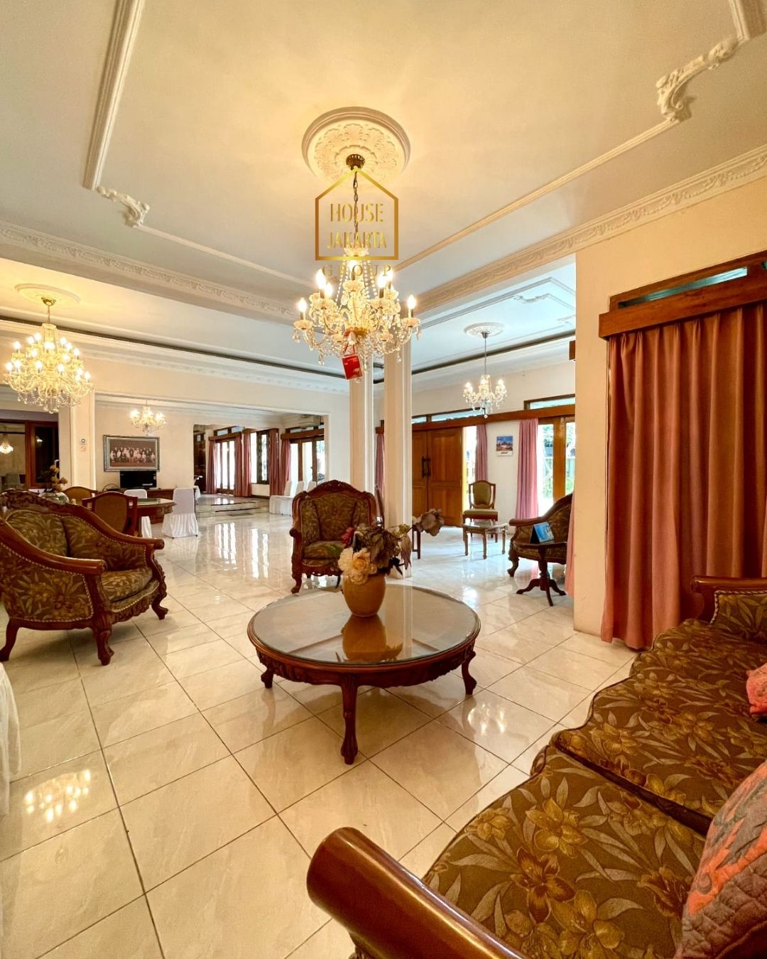 HS1600 FOR SALE: Rumah Bagus 2 Lantai, Lokasi Tenang dan Strategis, KEBAYORAN BARU - JAKARTA SELATAN