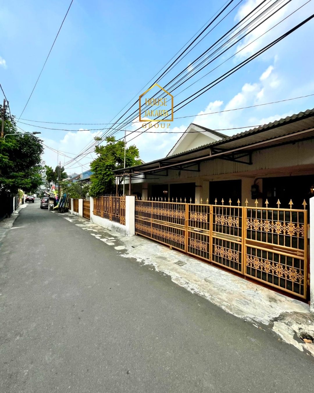 HS1600 FOR SALE: Rumah Bagus 2 Lantai, Lokasi Tenang dan Strategis, KEBAYORAN BARU - JAKARTA SELATAN