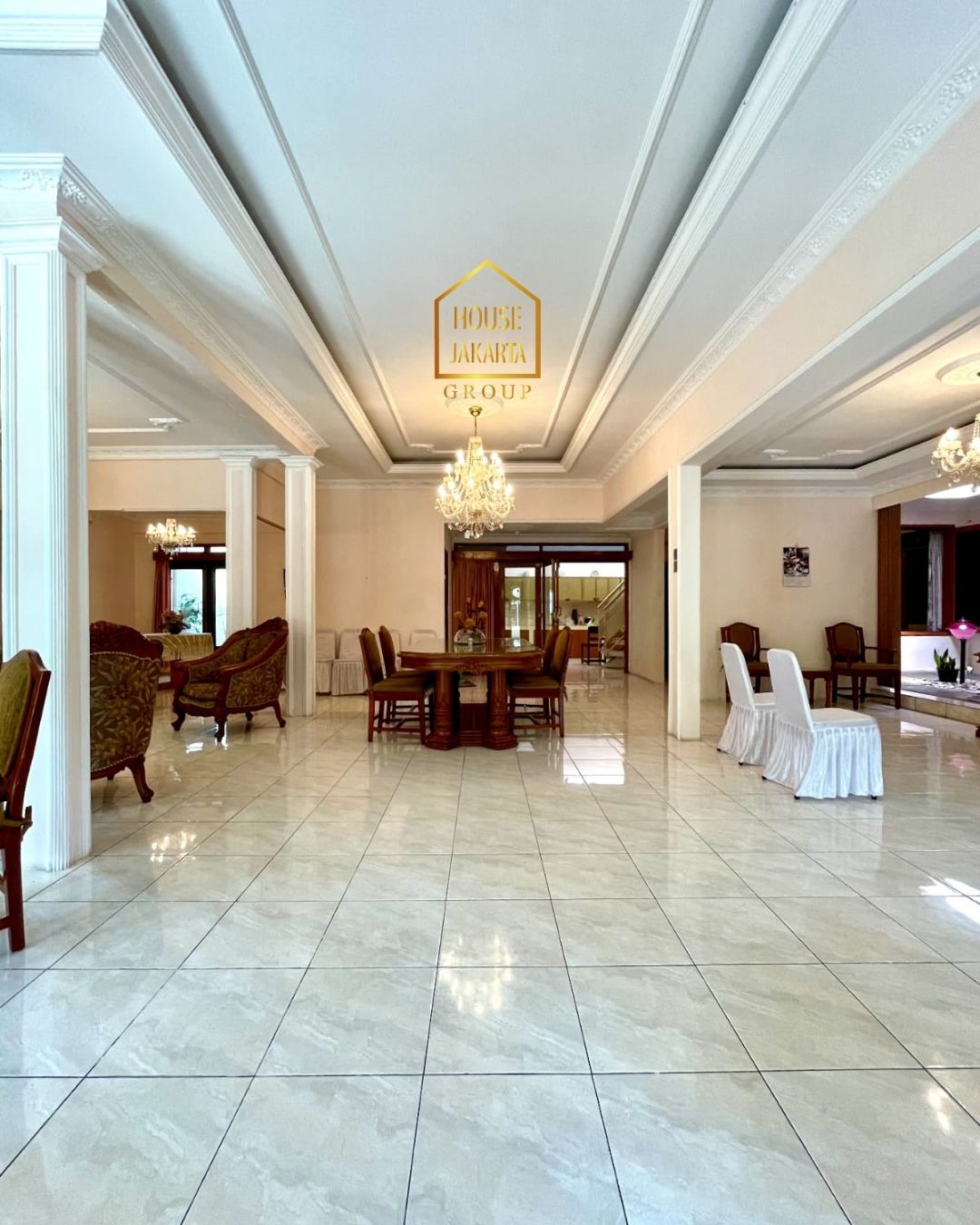 HS1600 FOR SALE: Rumah Bagus 2 Lantai, Lokasi Tenang dan Strategis, KEBAYORAN BARU - JAKARTA SELATAN