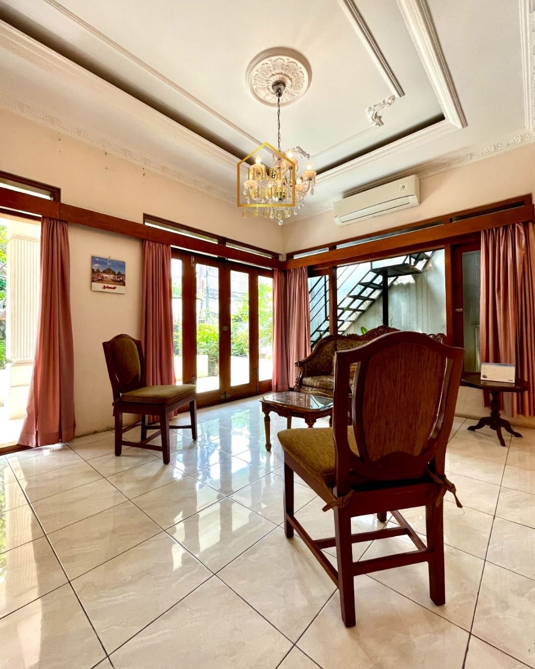 HS1600 FOR SALE: Rumah Bagus 2 Lantai, Lokasi Tenang dan Strategis, KEBAYORAN BARU - JAKARTA SELATAN