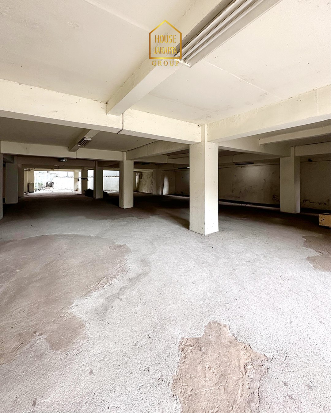 OS1601 FOR SALE/RENT: Gedung Kantor 6,5 Lantai, Siap Huni, Parkir 32 Mobil, MENTENG