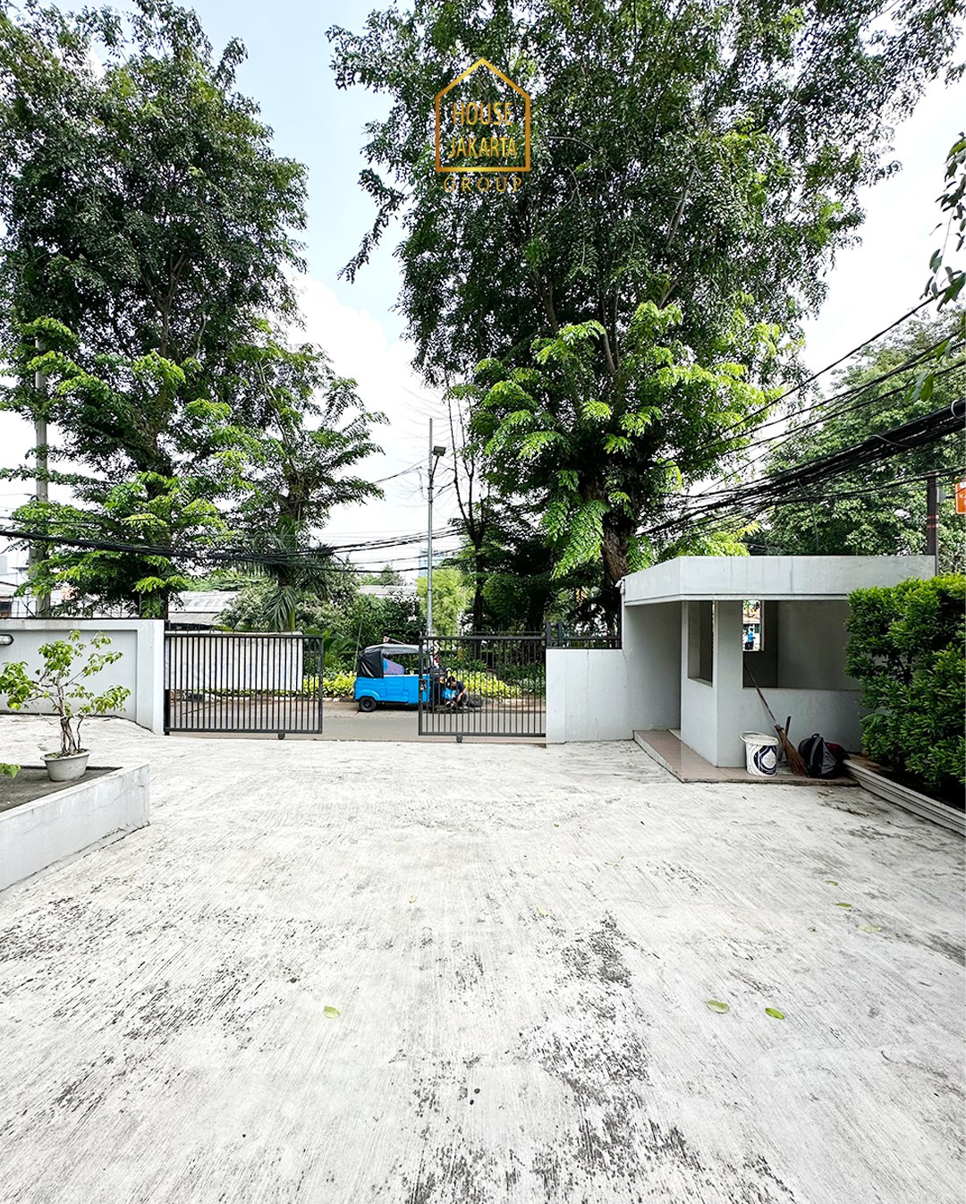 OS1601 FOR SALE/RENT: Gedung Kantor 6,5 Lantai, Siap Huni, Parkir 32 Mobil, MENTENG