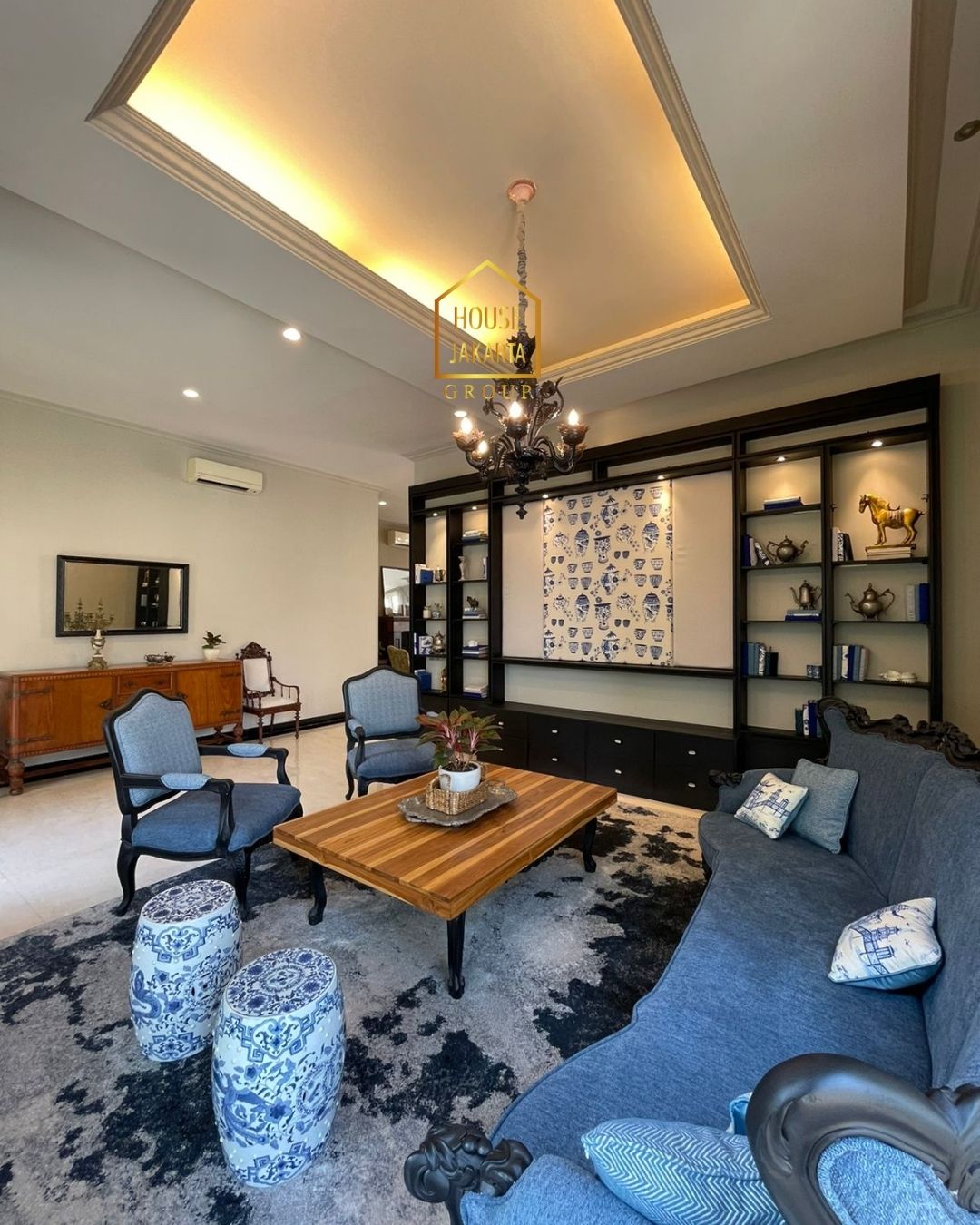 HS1605  Luxurious Modern Classic House, Premium Area, WIDYA CHANDRA