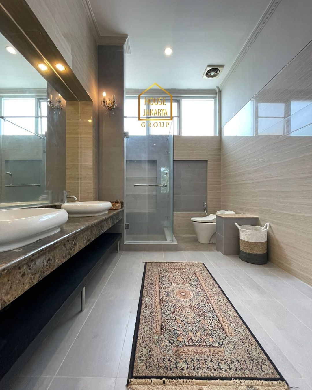 HS1605  Luxurious Modern Classic House, Premium Area, WIDYA CHANDRA