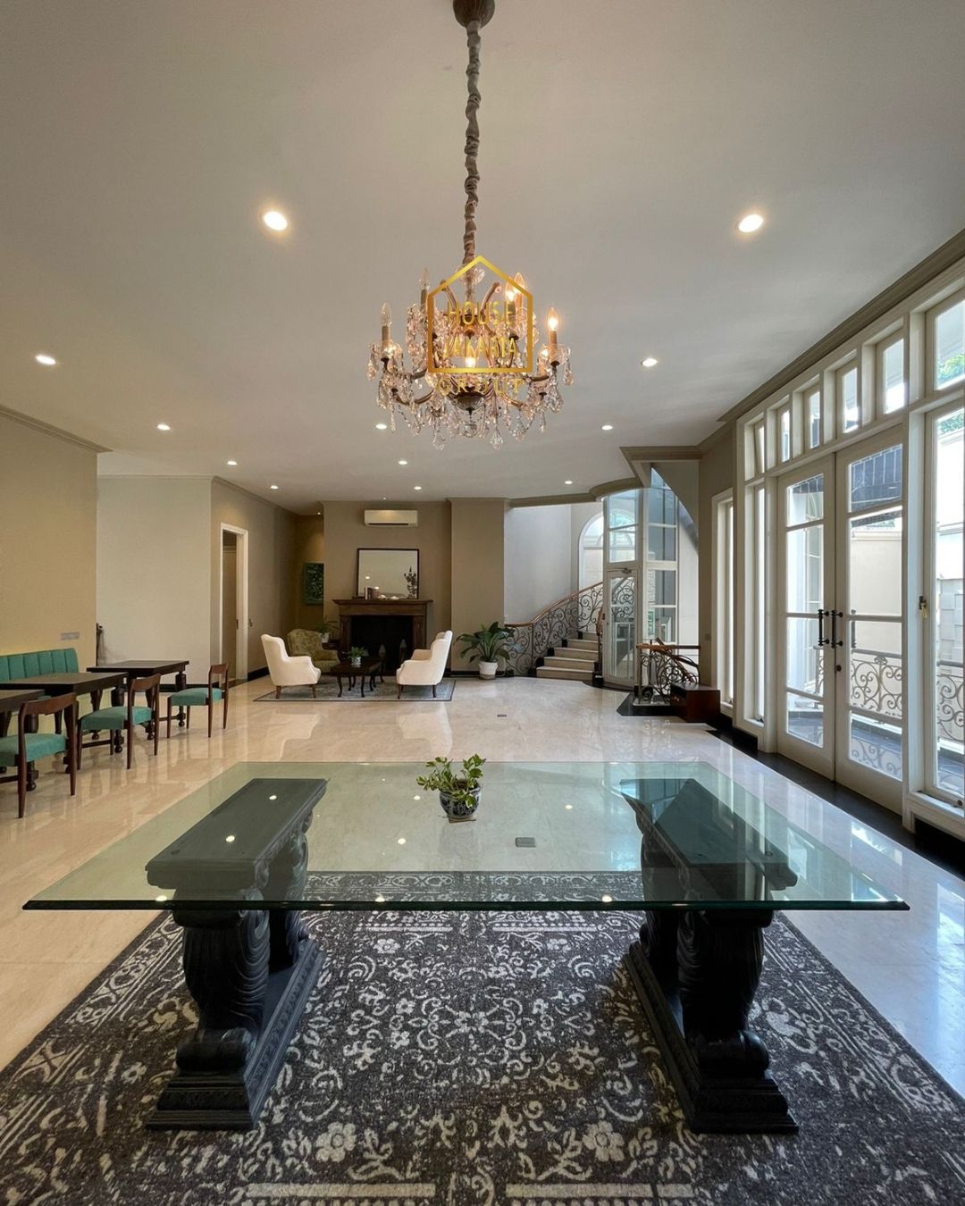 HS1605  Luxurious Modern Classic House, Premium Area, WIDYA CHANDRA