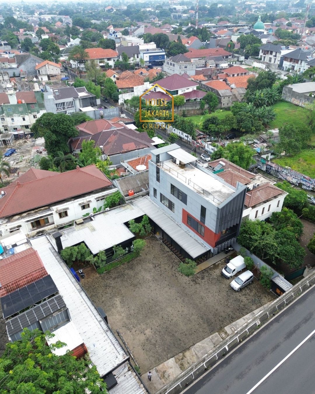 CS1606 Bangunan Komersil Pinggir Jalan Raya, ANTASARI RAYA