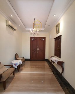 HS1608 Rumah Siap Huni MENTENG Dijual. Tanah Persegi jarang ada dikawasannya. Daerah asri dekat taman.