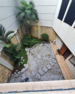 HS1608 Rumah Siap Huni MENTENG Dijual. Tanah Persegi jarang ada dikawasannya. Daerah asri dekat taman.