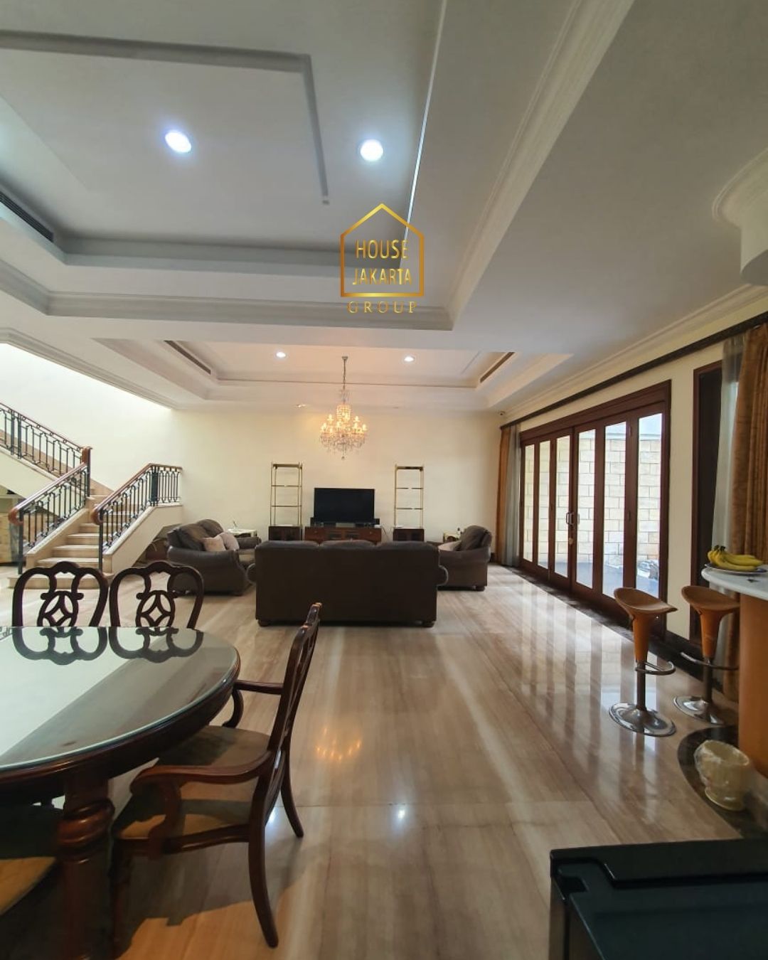 HS1608 Rumah Siap Huni MENTENG Dijual. Tanah Persegi jarang ada dikawasannya. Daerah asri dekat taman.