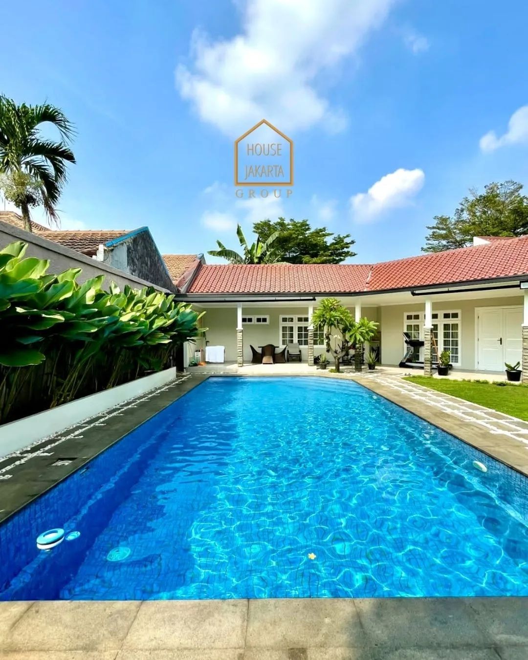 HS1614 Pejaten Barat Dekat Kemang, Bangunan Siap Huni, Semi Furnished