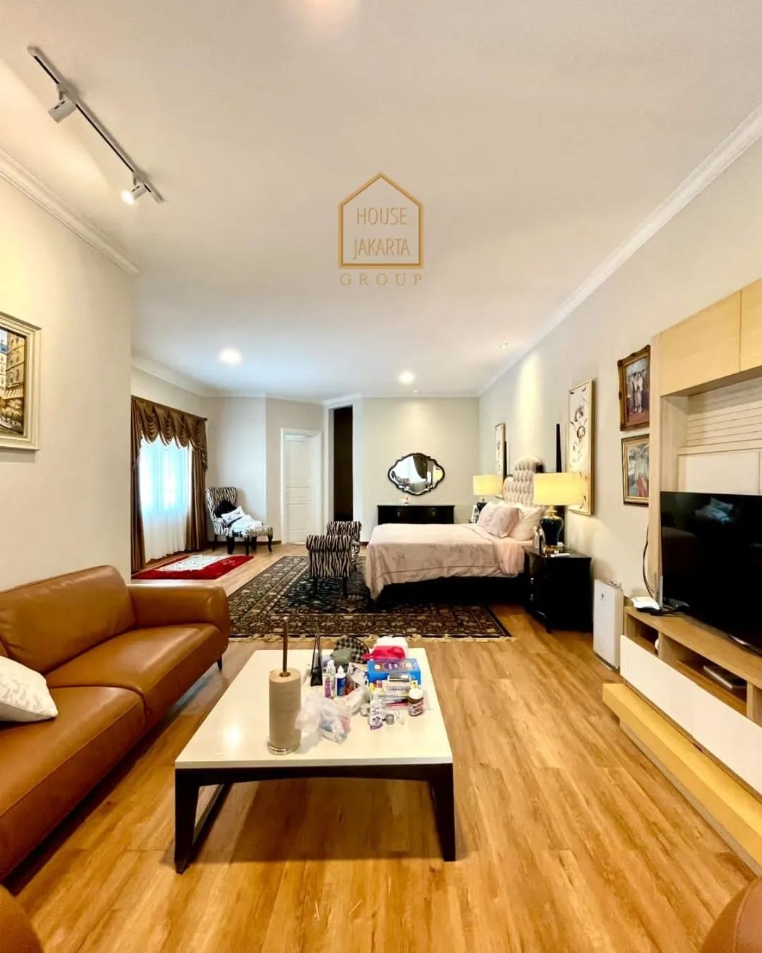 HS1614 Pejaten Barat Dekat Kemang, Bangunan Siap Huni, Semi Furnished