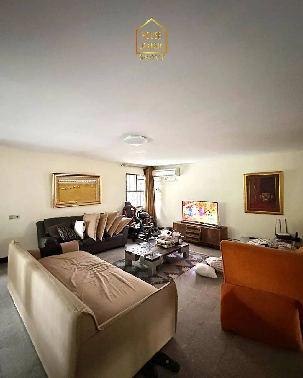 HS1615 Rumah 2 Lantai Dekat Kemang Raya, Ada Pool dan Taman Luas, Lokasi Tenang. KEMANG UTARA 