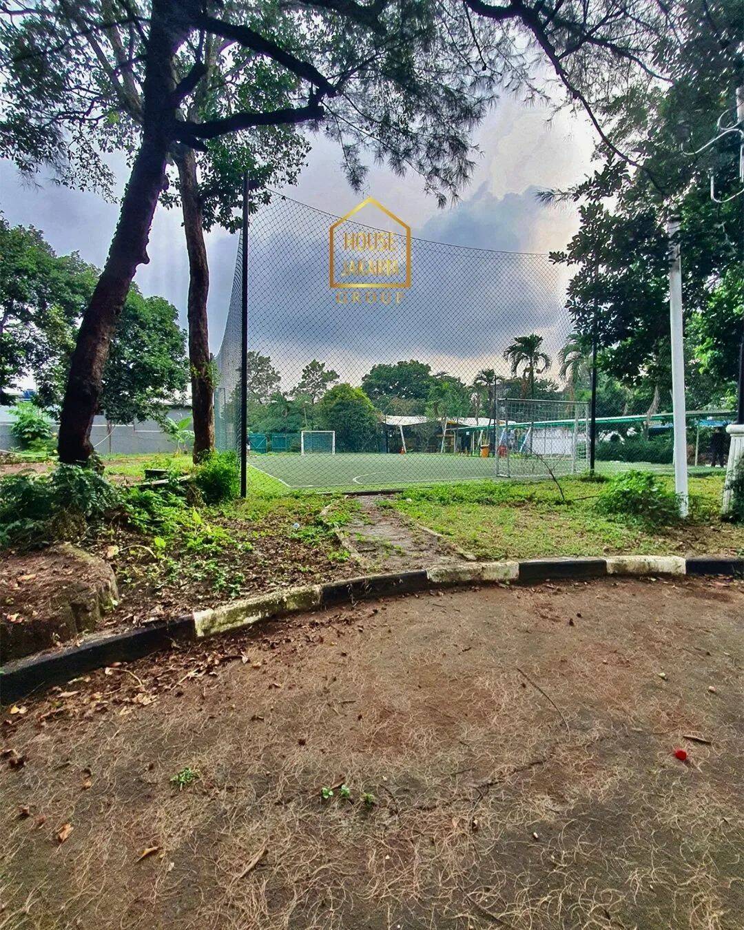 CS1617 Tanah Super luas. Ijin 4 Lantai. Good Invest. Bisa Bangun Kantor, Sekolah, Atau Resto. Kemang Timur Raya