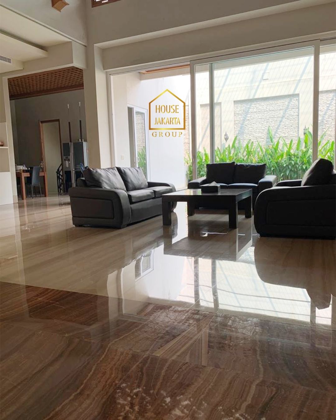 HS1618 Metro Kencana-Pondok Indah Rumah Mewah 2 Lantai dengan Pool & Taman Luas. Lingkungan Elite & Asri