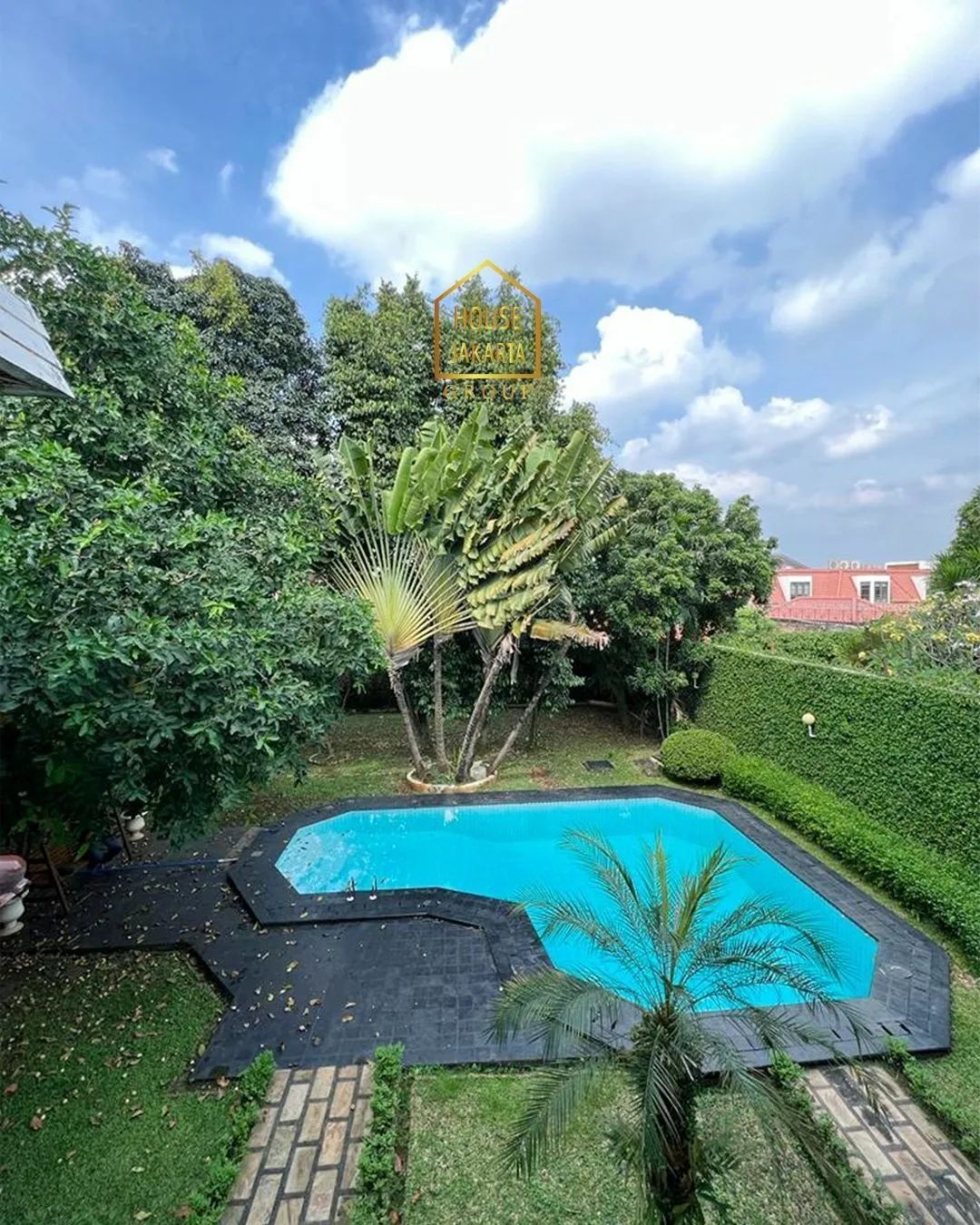 HS1621 ABDUL MAJID - CIPETE. Rumah Cocok Untuk Usaha Kantor, Cafe, Resto.  Ada Pool dan Taman Luas