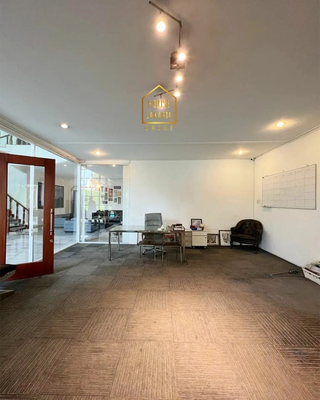 HS1621 ABDUL MAJID - CIPETE. Rumah Cocok Untuk Usaha Kantor, Cafe, Resto.  Ada Pool dan Taman Luas