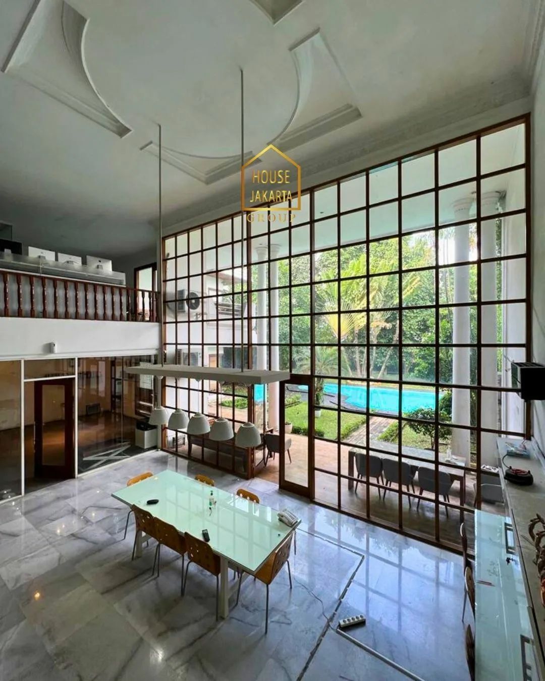 HS1621 ABDUL MAJID - CIPETE. Rumah Cocok Untuk Usaha Kantor, Cafe, Resto.  Ada Pool dan Taman Luas