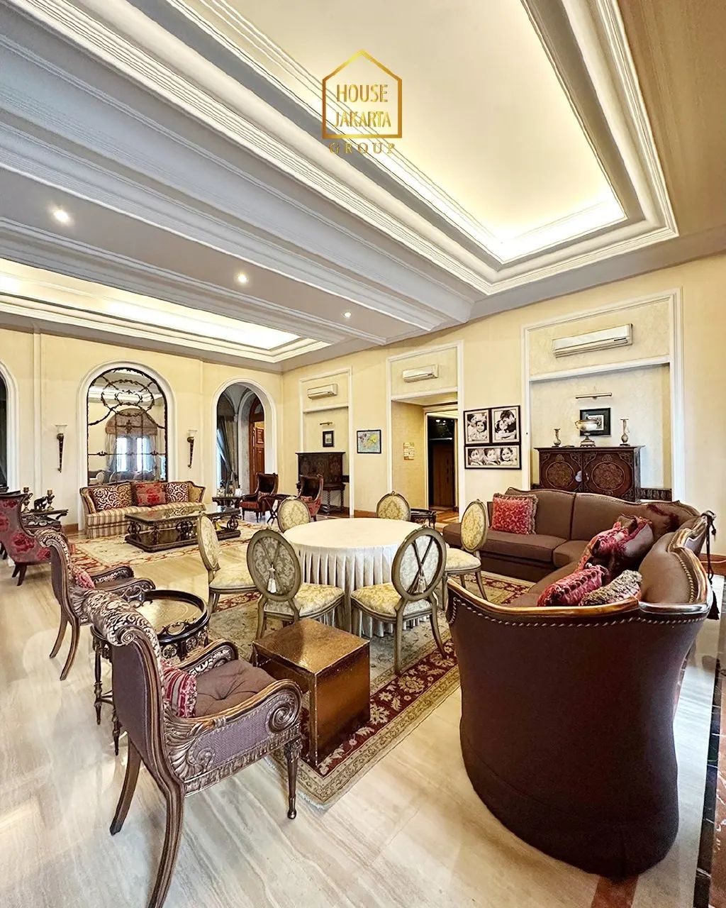 HS1626 Luxury House 3 Lantai, Marmer Impor, Ada Lift, Lokasi Elite Dekat Komplek Menteri.