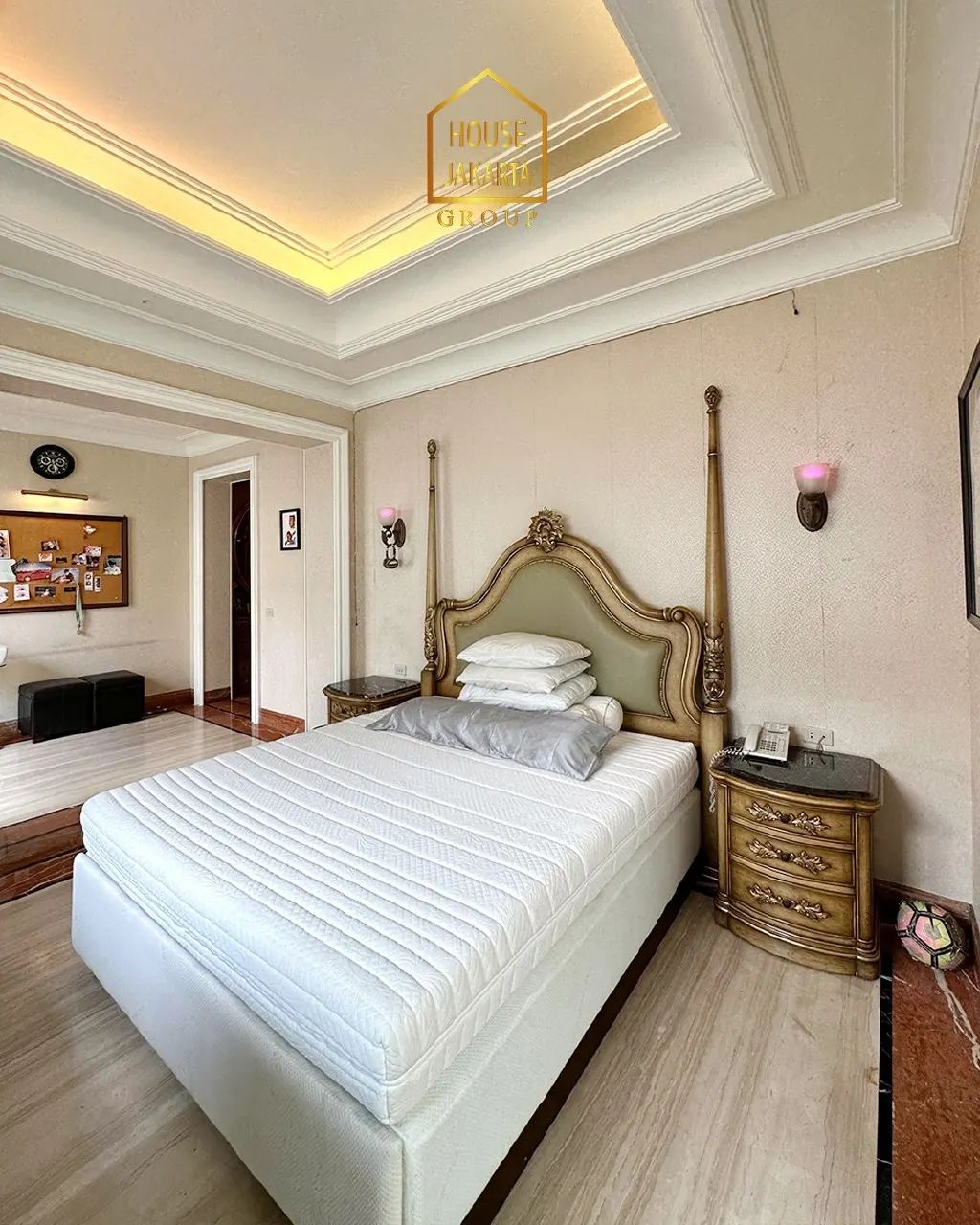 HS1626 Luxury House 3 Lantai, Marmer Impor, Ada Lift, Lokasi Elite Dekat Komplek Menteri.