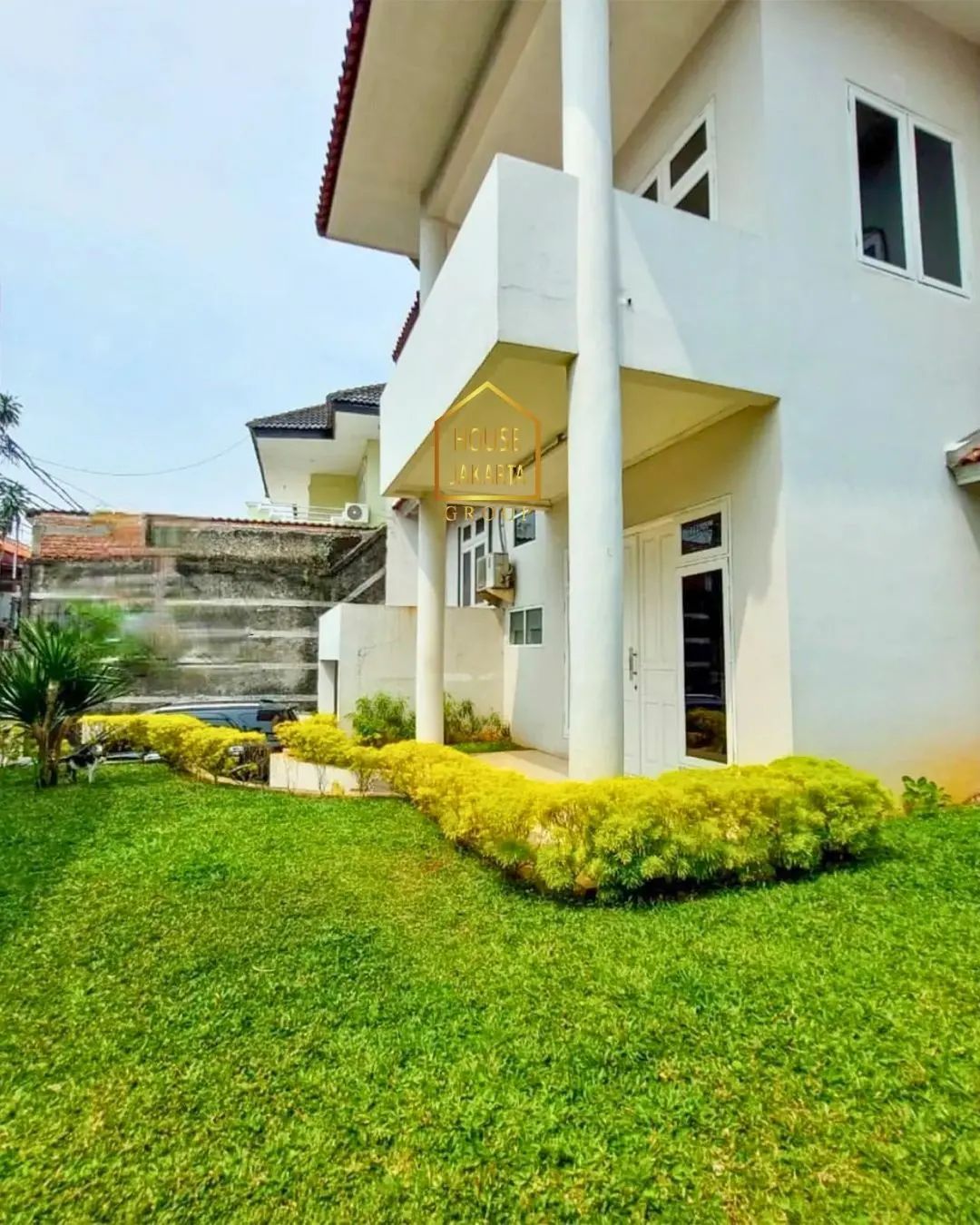 HS1637 Rumah Furnished 2 Lantai, Siap Huni, Murah, Dekat Senayan, Bebas Banjir
