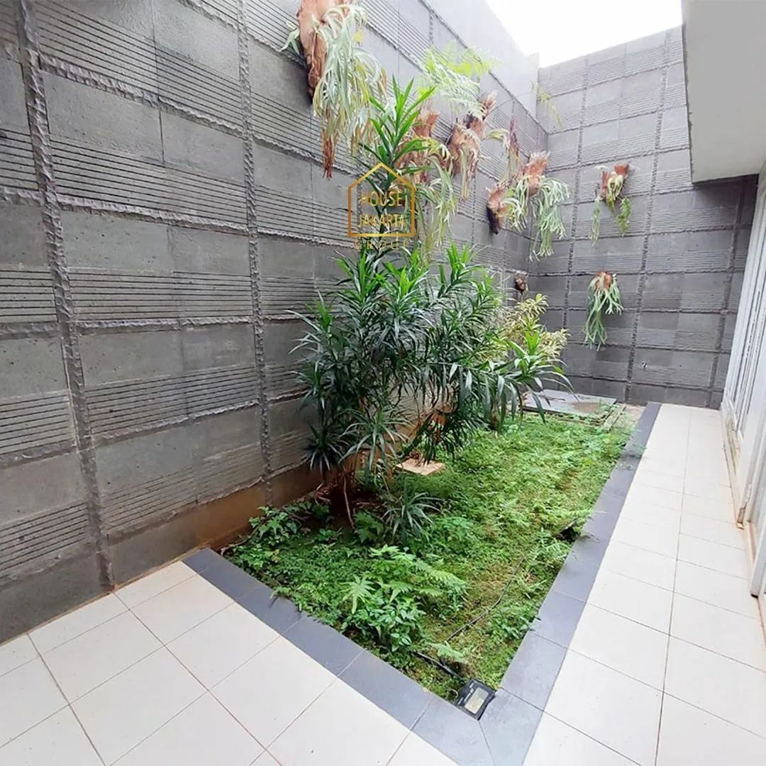 HS1640 Rumah Brand New 2 Lantai dalam TOWN HOUSE. Area Nyaman, Tenang dan Asri