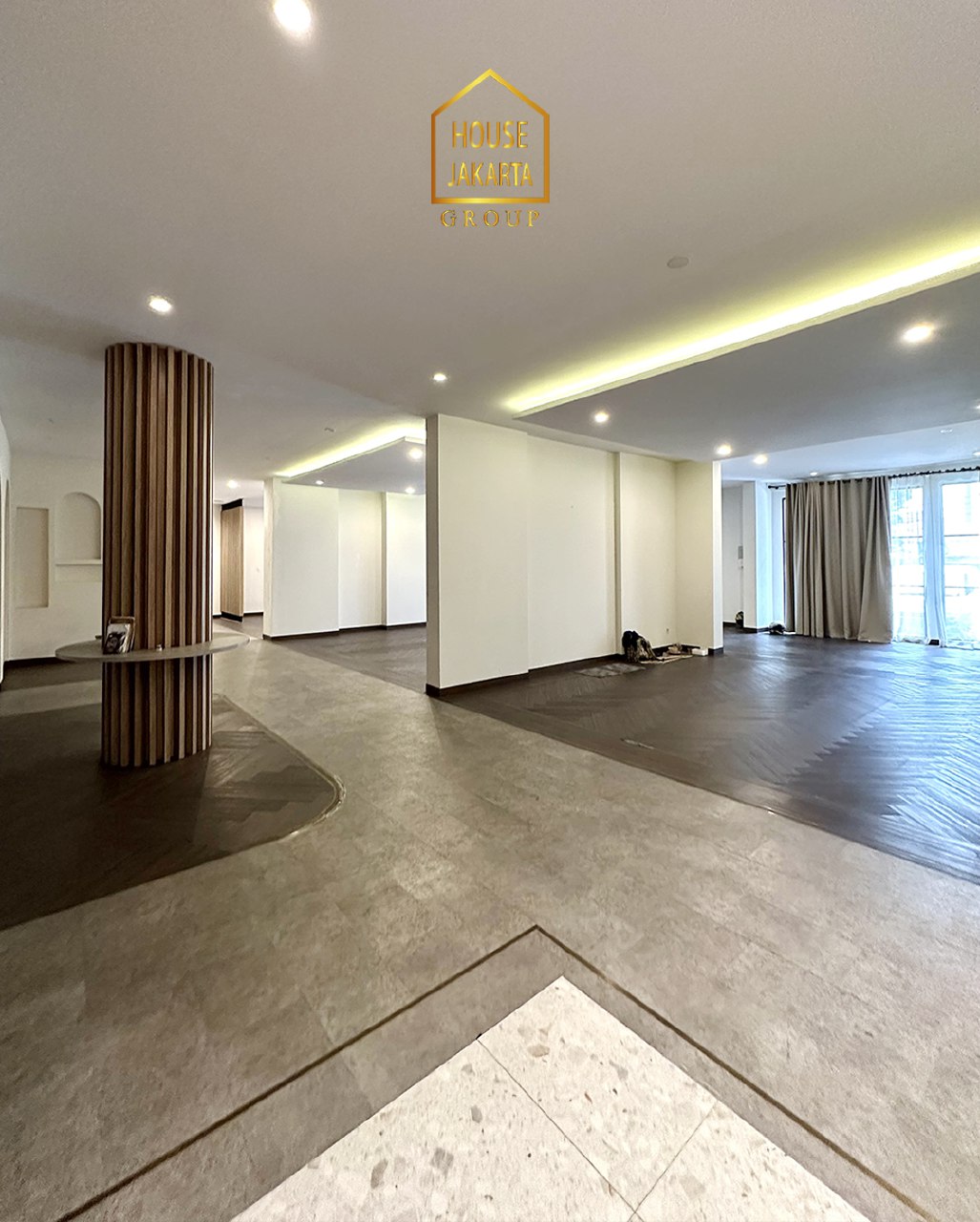 CS1650 Tiga Ruko Gandeng Pinggir Jalan Raya. Limited & Murah. Bisa Untuk Usaha, Resto, Cafe, & Klinik 