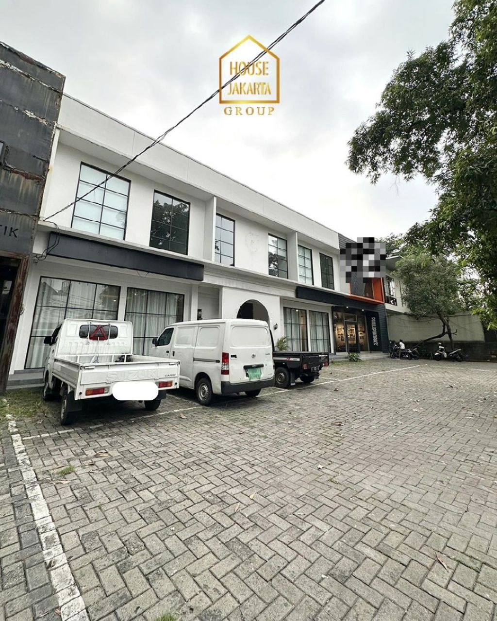 CS1650 Tiga Ruko Gandeng Pinggir Jalan Raya. Limited & Murah. Bisa Untuk Usaha, Resto, Cafe, & Klinik 