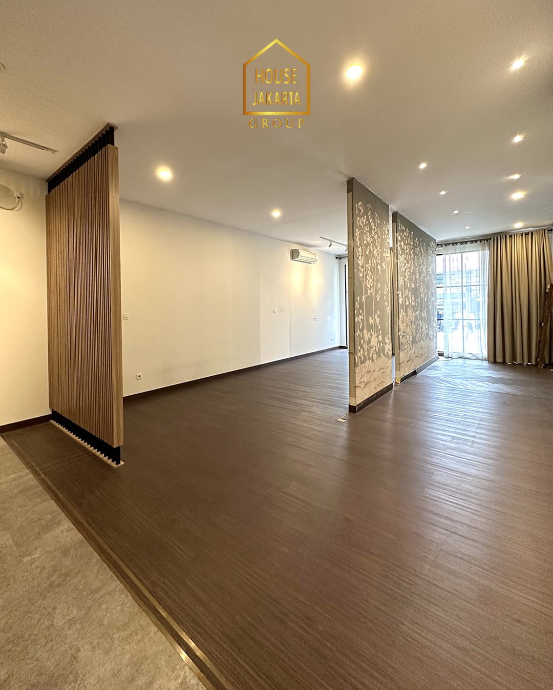 CS1650 Tiga Ruko Gandeng Pinggir Jalan Raya. Limited & Murah. Bisa Untuk Usaha, Resto, Cafe, & Klinik 