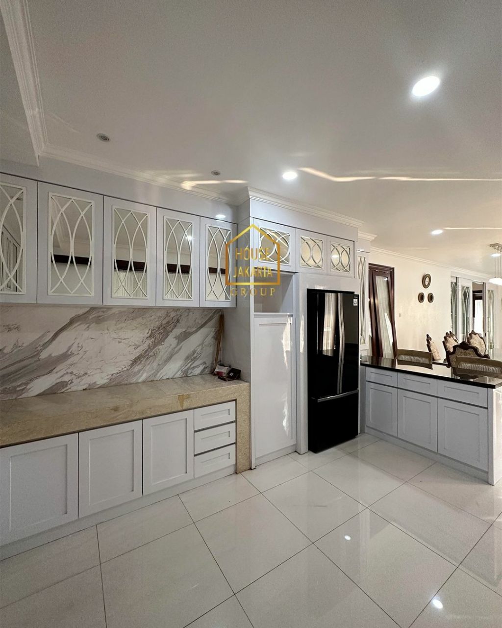 HS1651 Rumah Siap Huni 1 Lantai di Komersil Area. Cocok untuk Cafe, Resto, dan Kantor