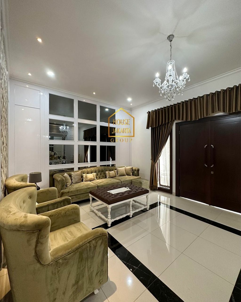 HS1651 Rumah Siap Huni 1 Lantai di Komersil Area. Cocok untuk Cafe, Resto, dan Kantor