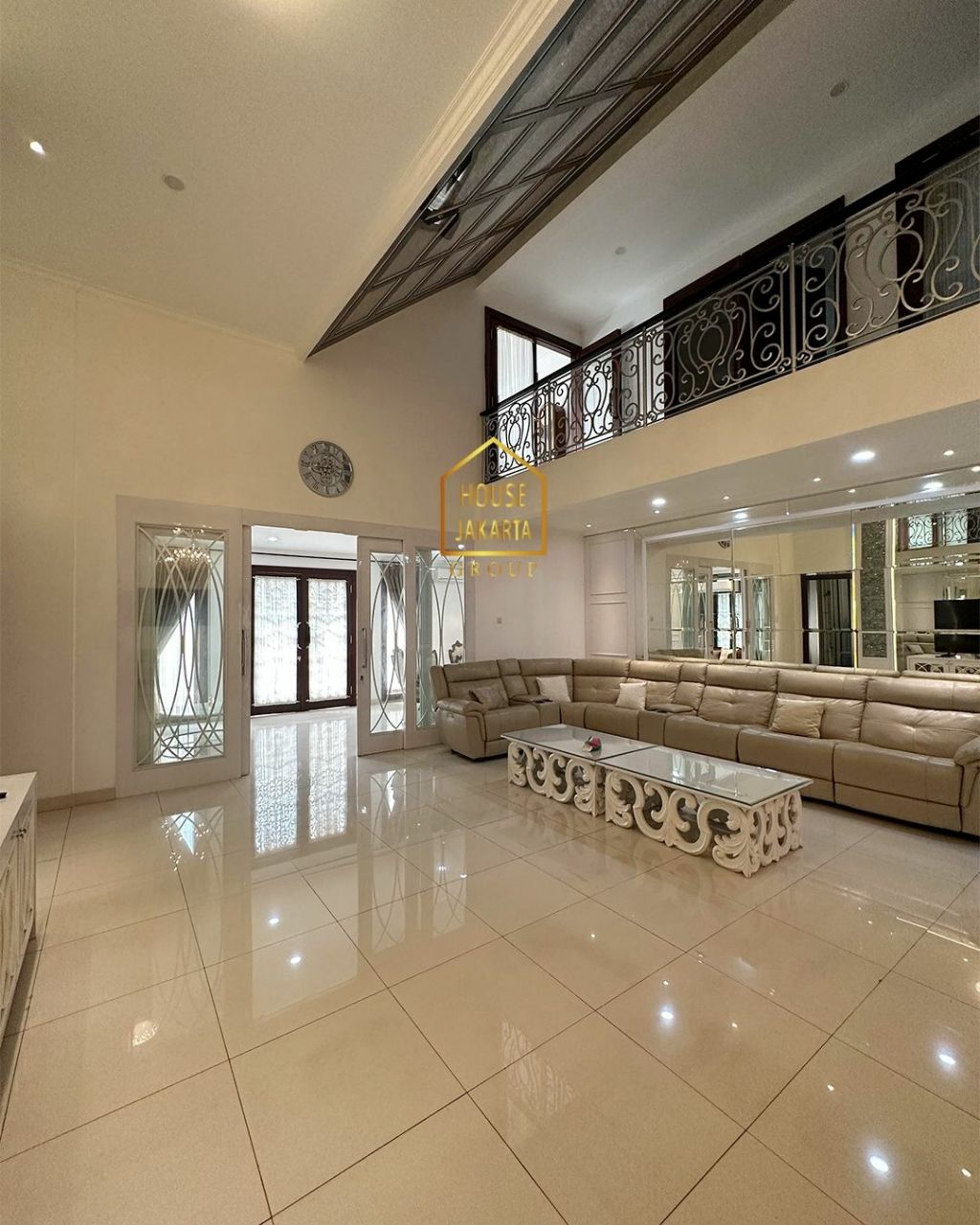 HS1651 Rumah Siap Huni 1 Lantai di Komersil Area. Cocok untuk Cafe, Resto, dan Kantor