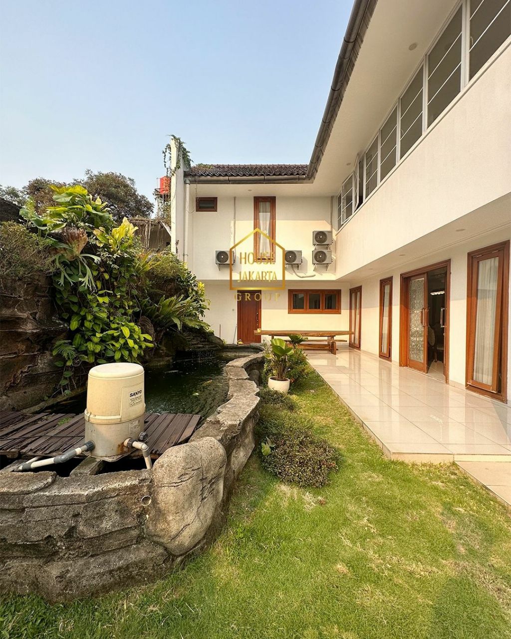 HS1651 Rumah Siap Huni 1 Lantai di Komersil Area. Cocok untuk Cafe, Resto, dan Kantor