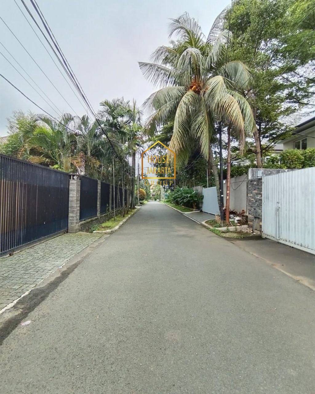 HS1655 Rumah Siap Huni 2 Lantai. Lingkungan Asri. Murah. Dekat Citos, Cipete & Fatmawati