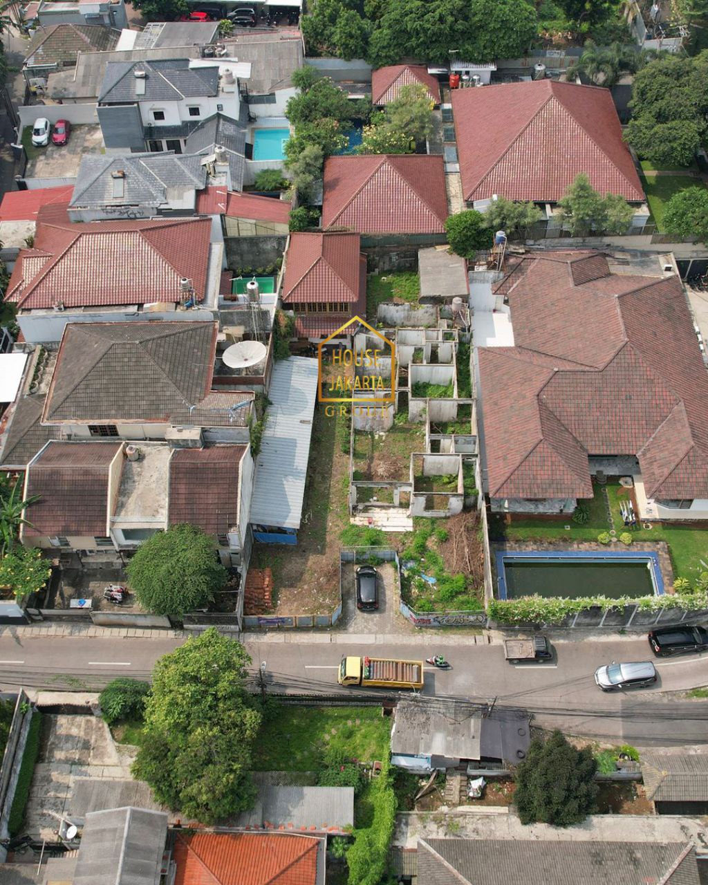 LS1659 Tanah Persegi Hadap Barat. Lingkungan Rindang, Elite, & Rindang. Jalan Lebar