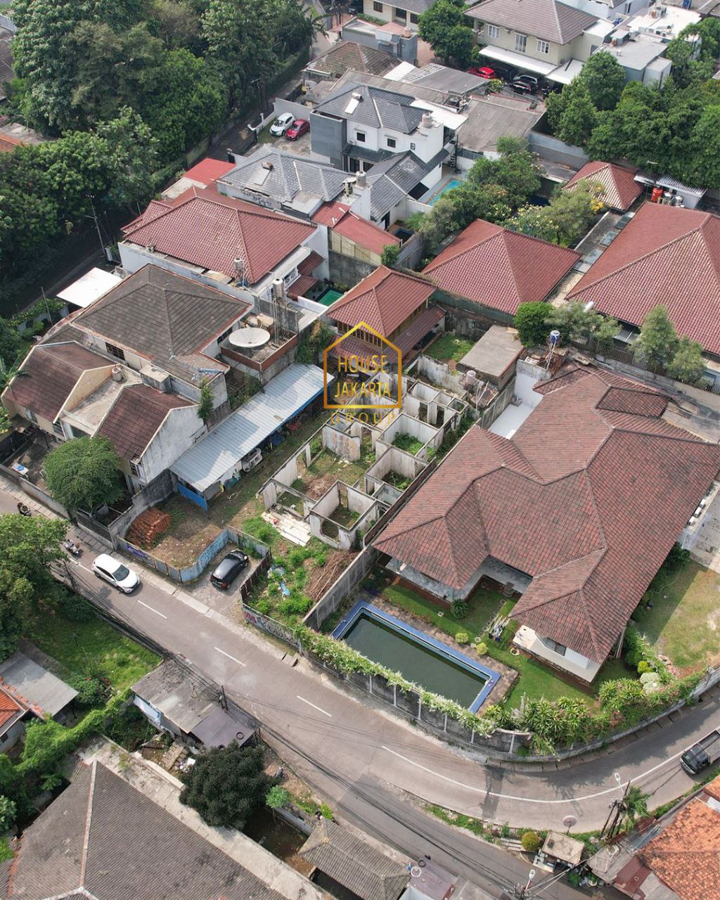 LS1659 Tanah Persegi Hadap Barat. Lingkungan Rindang, Elite, & Rindang. Jalan Lebar