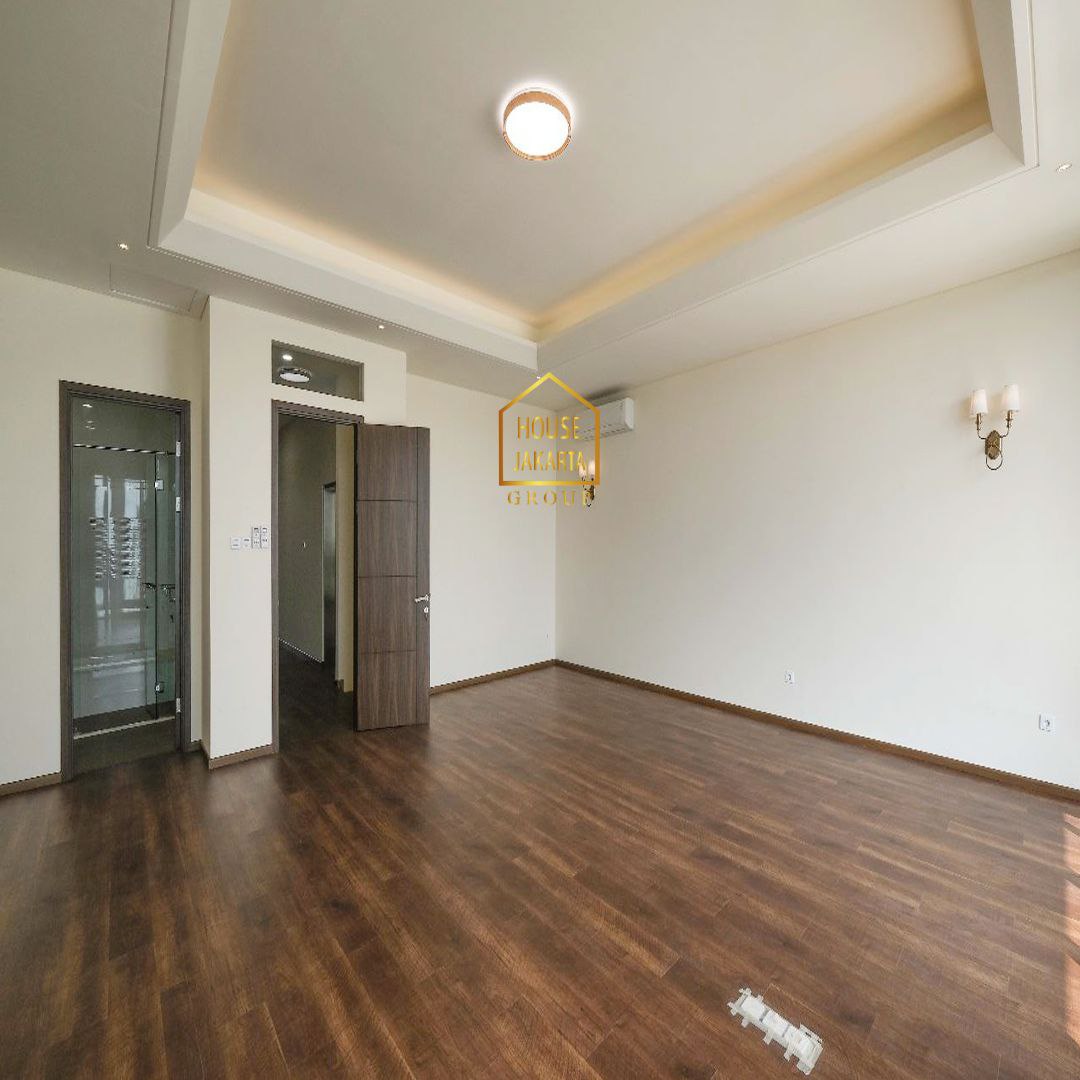 HS1663 Brand New Luxury House, Ada Pool & Lift, 3 Lantai. Lingkungan Tenang, Elite & Prime 