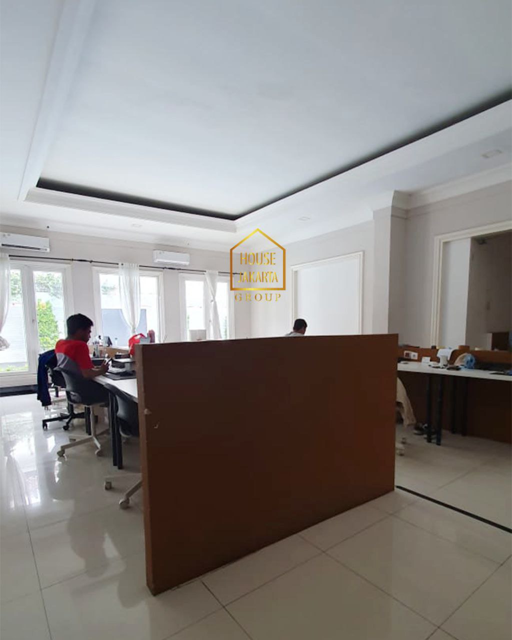 HS1665 Rumah Siap Huni, 1 Taman Luas & Pool, Lingkungan Tenang, Bebas Banjir