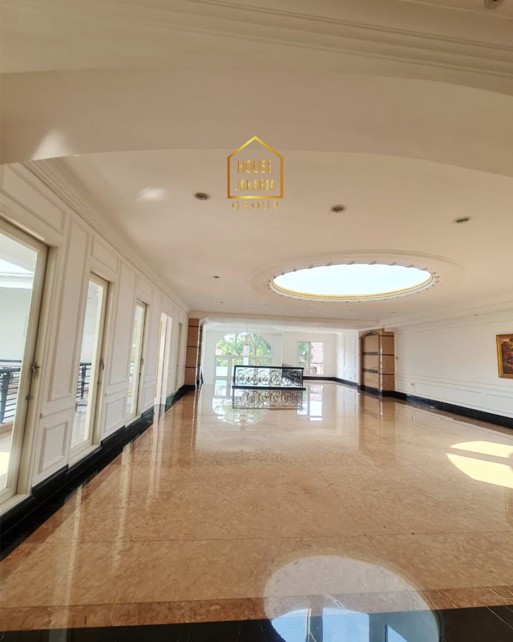 HR1667 Bangunan 3 Lantai Ada Basement & Pool • Hadap Timur • Jalan Lebar • Lingkungan Tenang