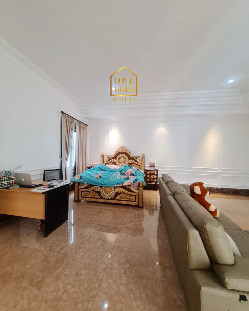 HR1667 Bangunan 3 Lantai Ada Basement & Pool • Hadap Timur • Jalan Lebar • Lingkungan Tenang