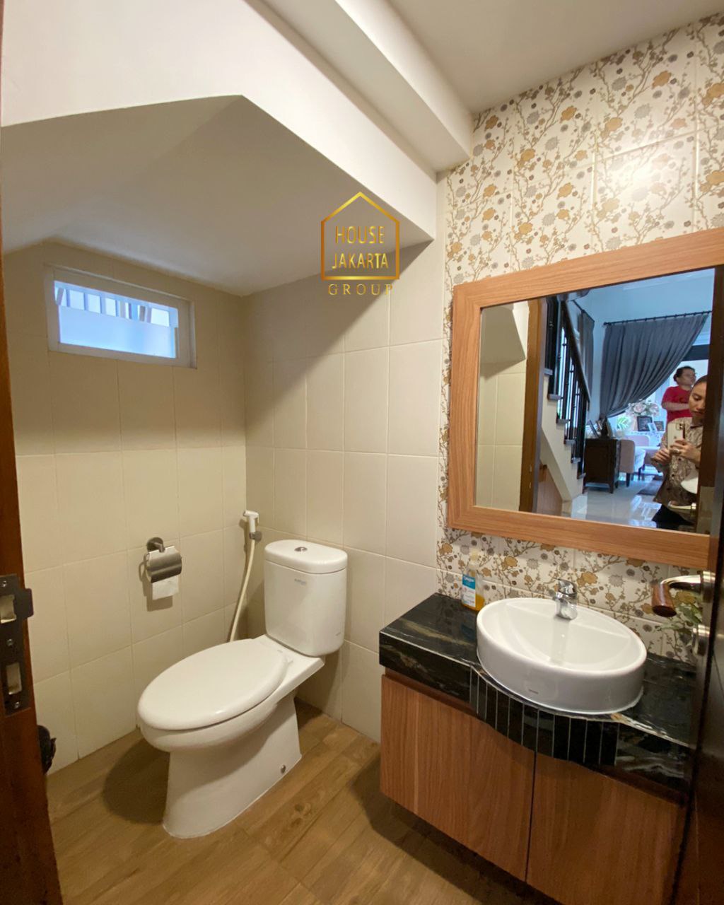 HS1668 Rumah 2 Lantai Siap Huni • Jalan Lebar • Lingkungan Elit & Tenang • Dekat Simatupang