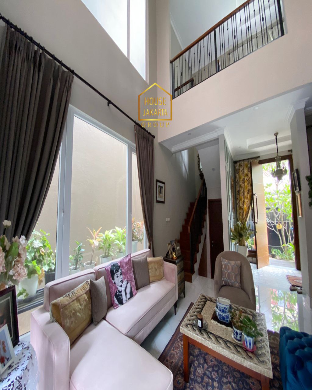 HS1668 Rumah 2 Lantai Siap Huni • Jalan Lebar • Lingkungan Elit & Tenang • Dekat Simatupang