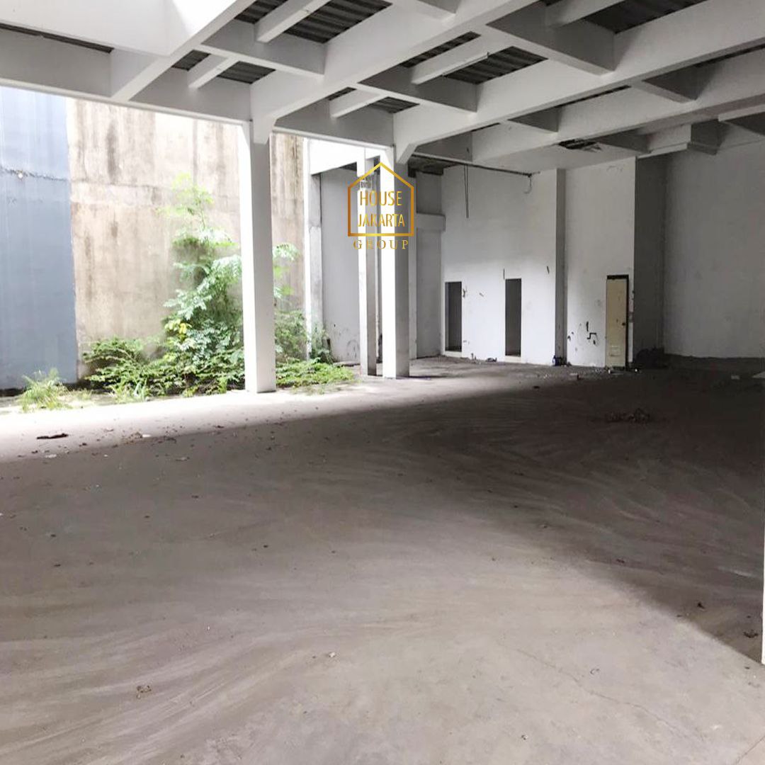 CS1690  KOMERSIAL RAWAMANGUN Bangunan 4 Lantai, Gedung Kantor, Hotel, Murah, Jalan Raya, Dekat Tol